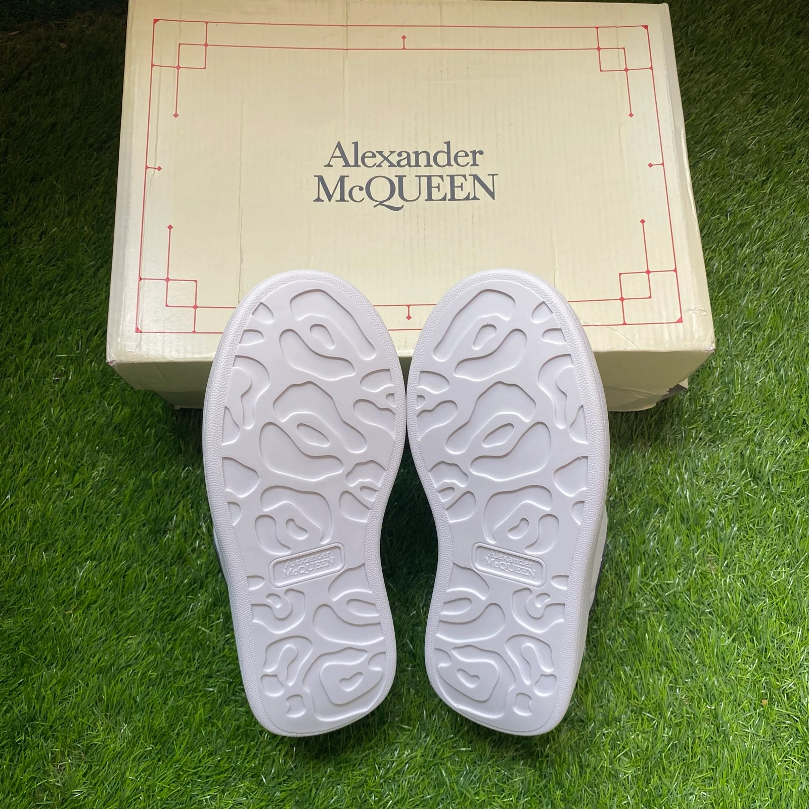 Alexander McQueen Oversized White and Black | Size 36 | New | With Box – photo 7